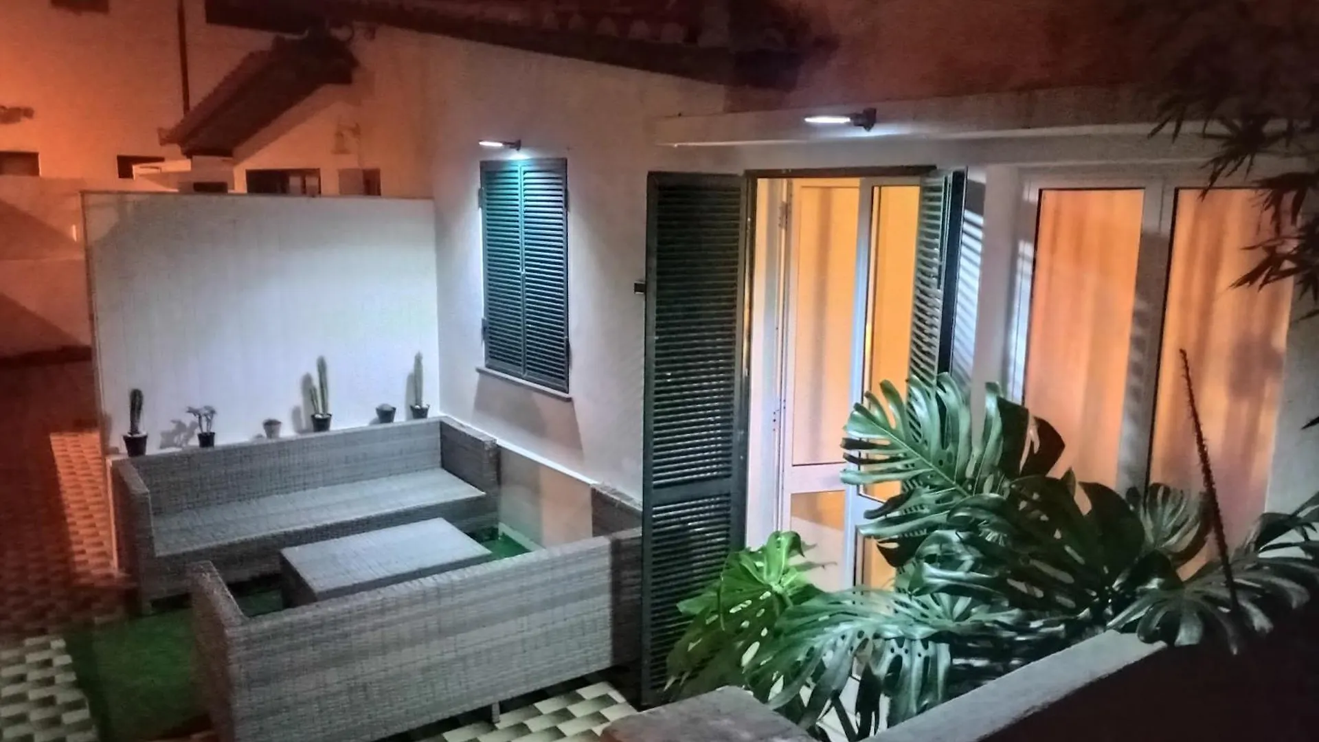 Apartment Kanela Guest House B-Side Machico  Portugal