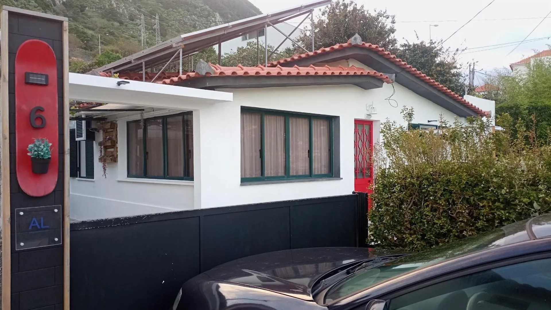 Kanela Guest House B-Side Machico  Machico (Madeira)