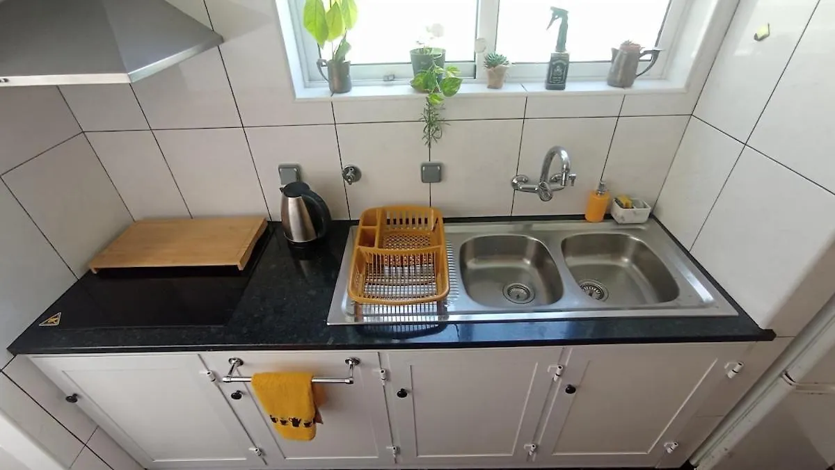 Kanela Guest House B-Side Machico  Apartment Machico (Madeira)