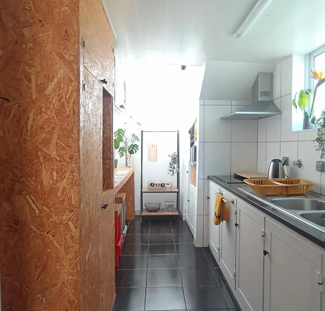Kanela Guest House B-Side Machico  0*, Machico (Madeira)